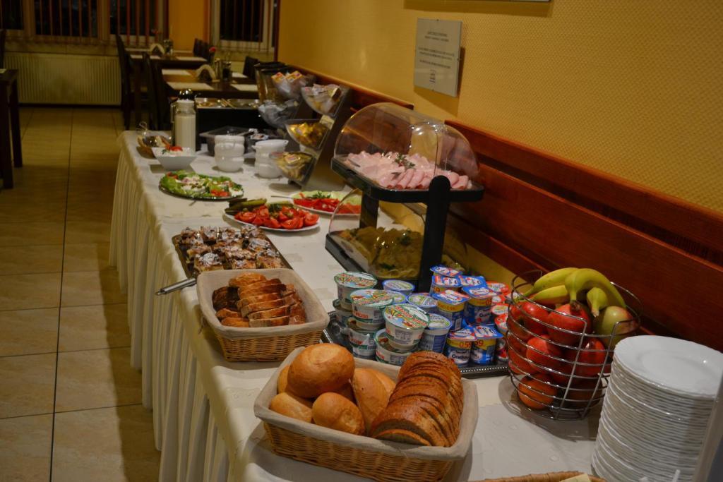 Hotel Gambit I Restauracja Cieszyn Cieszyn  Ngoại thất bức ảnh